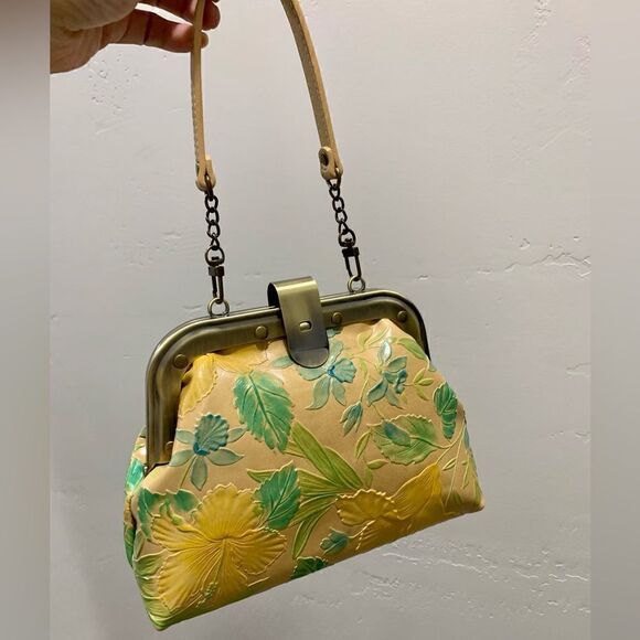 Handmade Genuine Leather Floral Embossed Chic Metal Frame Bag/Crossbody - Picture 3 of 15